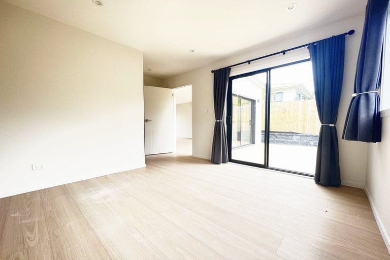 Photo of property in 9b Ussher Place, Pakuranga Heights, Auckland, 2010