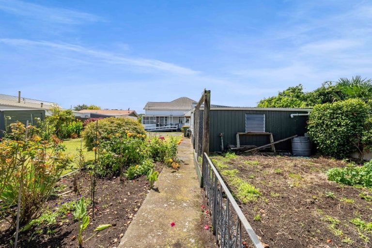 Photo of property in 10 Norman Street, Lower Vogeltown, New Plymouth, 4310