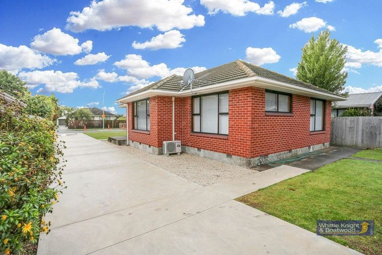 Photo of property in 18 Lochee Road, Upper Riccarton, Christchurch, 8041