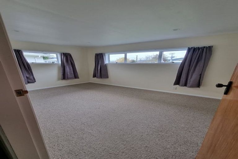 Photo of property in 18 Heath Street, Wainuiomata, Lower Hutt, 5014