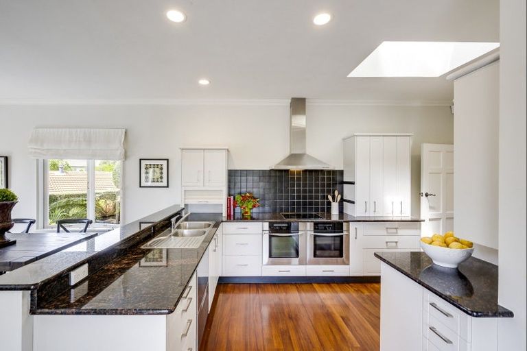 Photo of property in 16 Kopanga Road, Havelock North, 4130