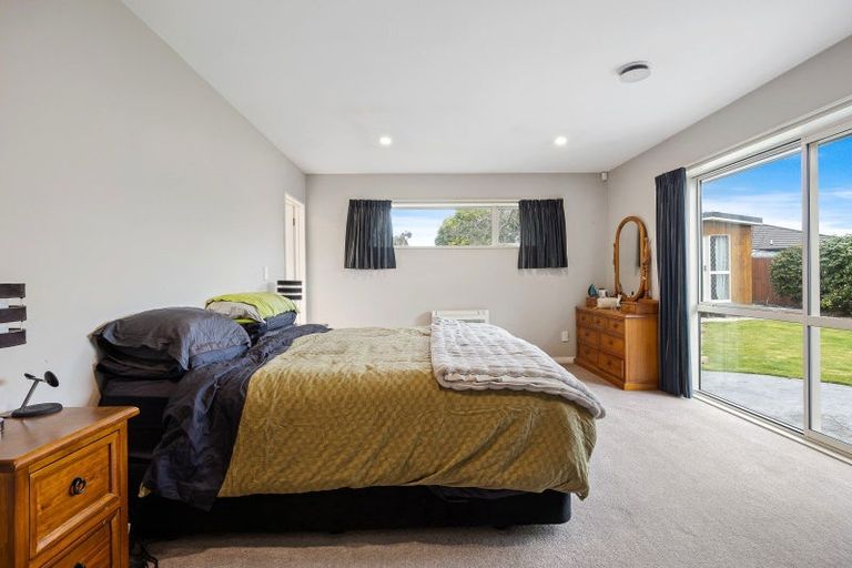 Photo of property in 21 Welsford Street, Woodend, 7610