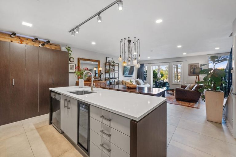 Photo of property in 24 Leneford Drive, East Tamaki, Auckland, 2013