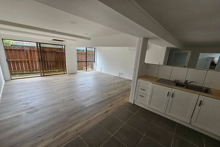 Photo of property in 42b Evans Road, Weymouth, Auckland, 2103