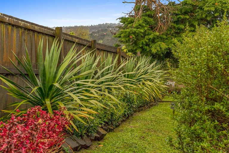 Photo of property in 1 Shah Place, Glen Eden, Auckland, 0602