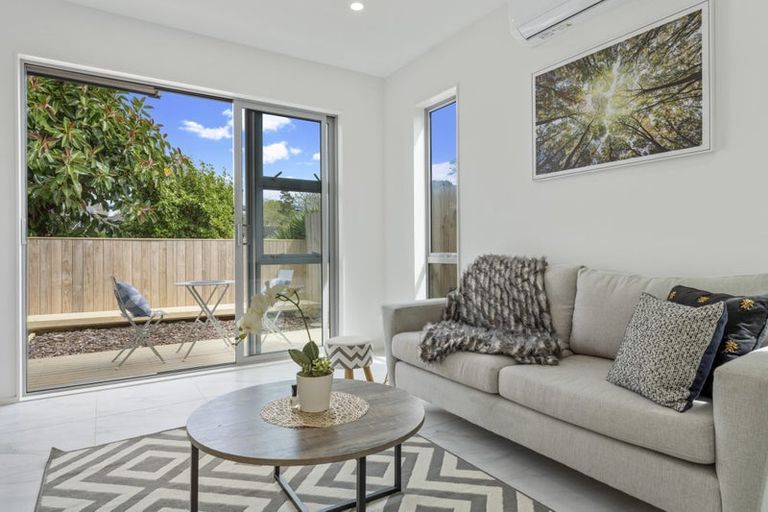 Photo of property in 298e Sunset Road, Windsor Park, Auckland, 0632