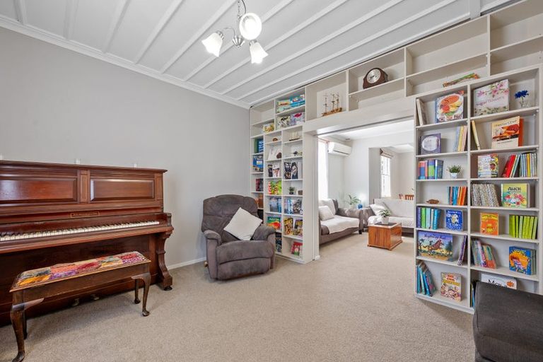 Photo of property in 13 Karaka Street, Helensville, 0800