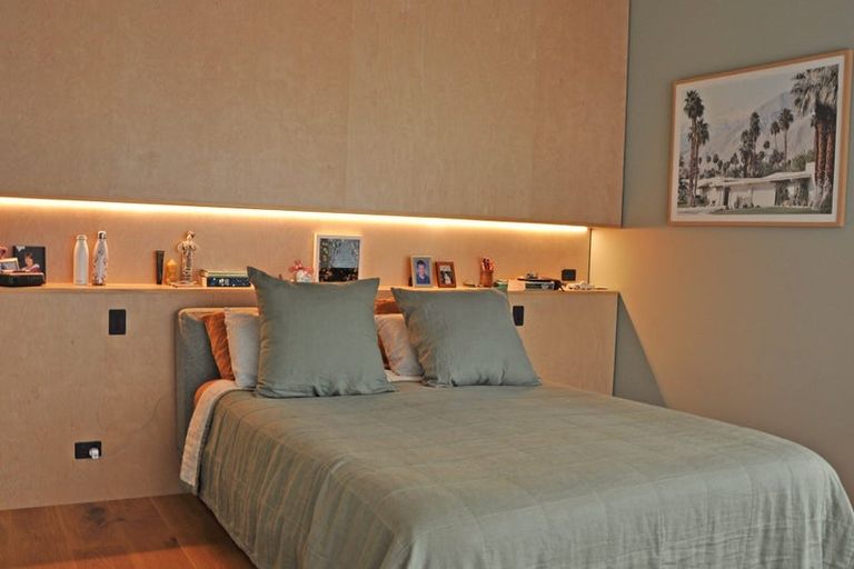 Photo of property in 52 Sandpiper Avenue, Point Wells, 0986