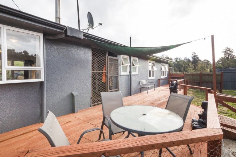 Photo of property in 12 Lagoon Road, Rangiwahia, Kimbolton, 4774