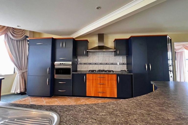 Photo of property in 24 Pendennis Point, Camborne, Porirua, 5026