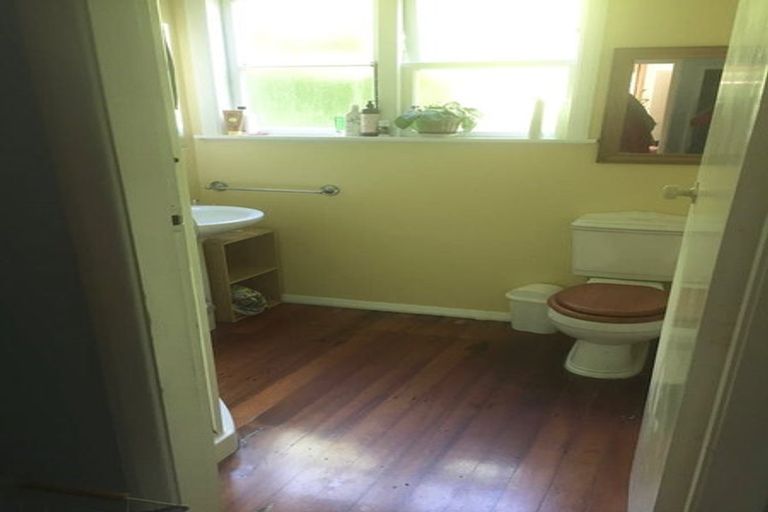 Photo of property in 48 Victory Avenue, Karori, Wellington, 6012