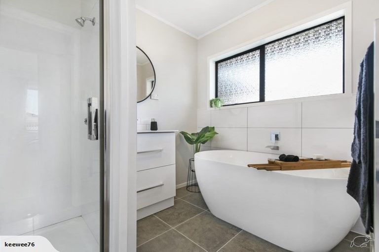 Photo of property in 41 Luton Avenue, Sunnyhills, Auckland, 2010