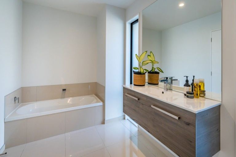 Photo of property in 14 Landsborough Drive, Darfield, 7571