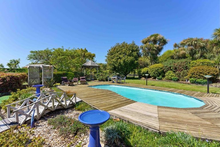 Photo of property in 121 Gear Road, Te Horo, Otaki, 5582