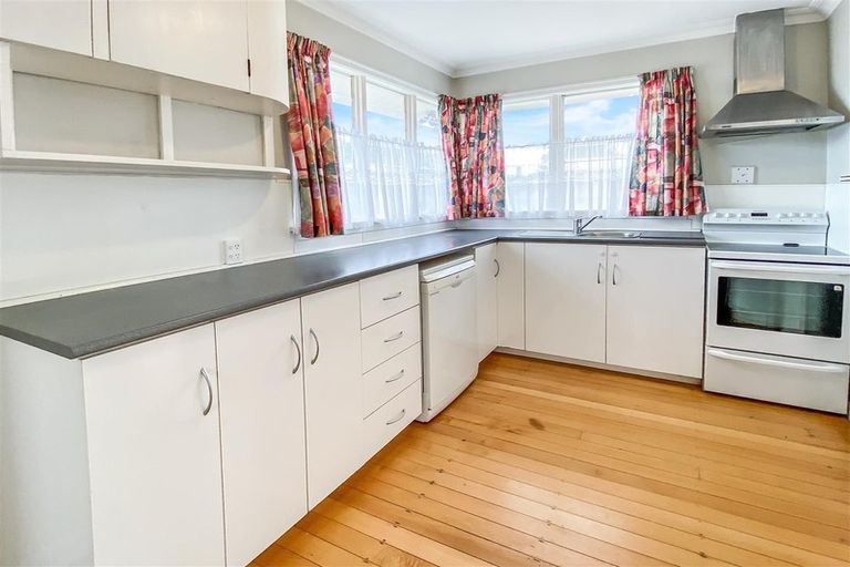 Photo of property in 23 Robinson Avenue, Holdens Bay, Rotorua, 3010