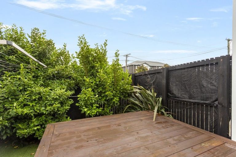 Photo of property in 1/130 Olliviers Road, Phillipstown, Christchurch, 8011