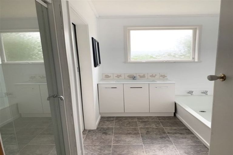 Photo of property in 305 Beach Haven Road, Birkdale, Auckland, 0626