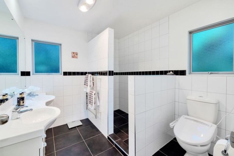 Photo of property in 47a Lingham Crescent, Torbay, Auckland, 0630