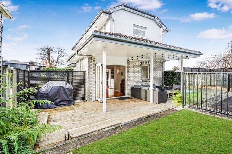 Photo of property in 67 Forest Lake Road, Forest Lake, Hamilton, 3200