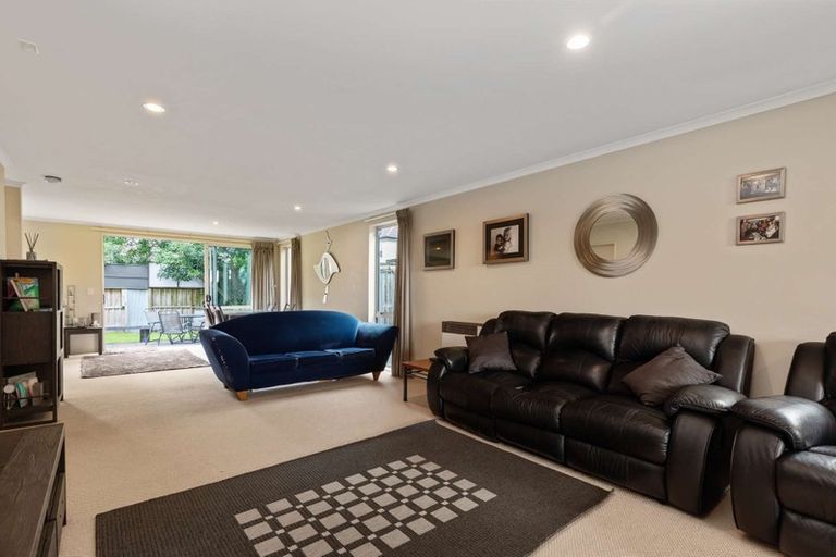 Photo of property in 16 Bruce Pulman Drive, Takanini, 2112