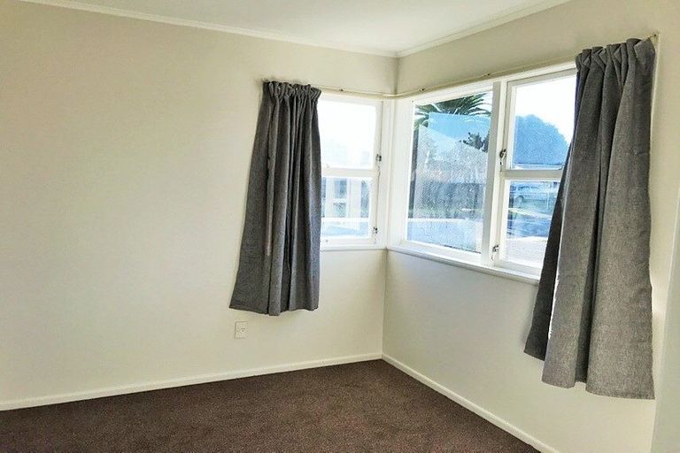 Photo of property in 103a Chichester Drive, Rosehill, Papakura, 2113