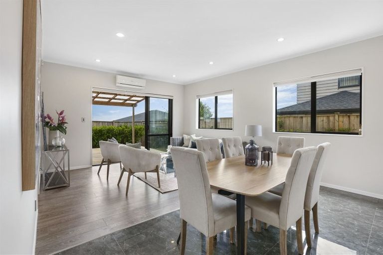 Photo of property in 11 Veneta Close, Flat Bush, Auckland, 2019