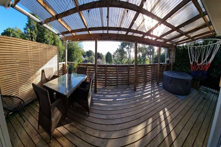 Photo of property in 20a Clayburn Road, Glen Eden, Auckland, 0602