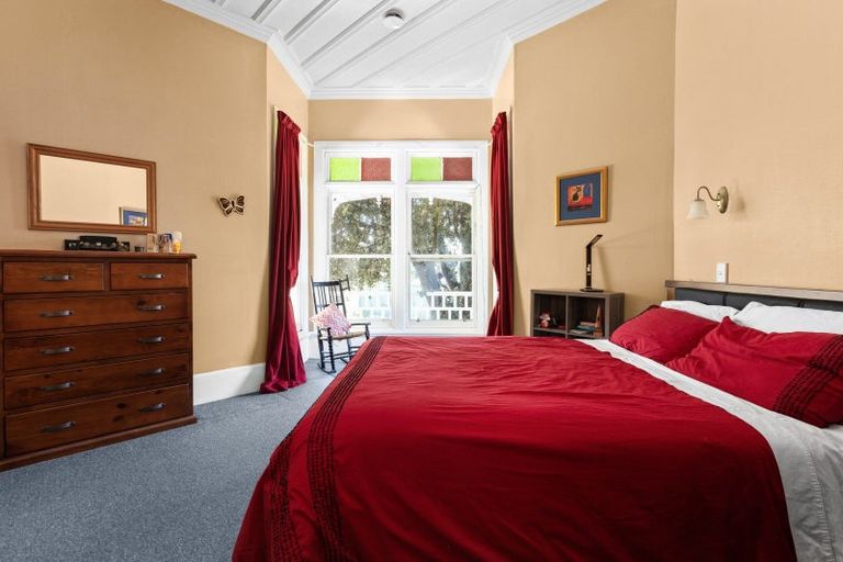 Photo of property in 24 Latham Street, Napier South, Napier, 4110