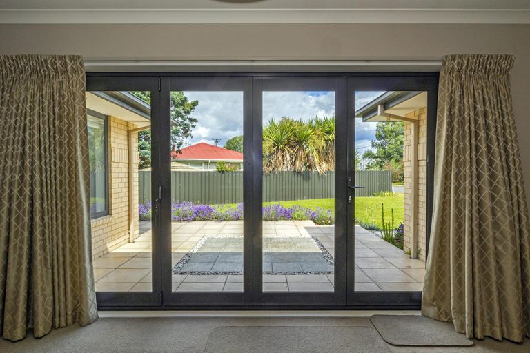 Photo of property in 1 Kennedy Street, Geraldine, 7930