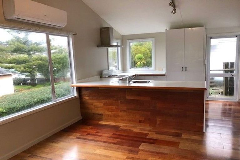 Photo of property in 16 Jayne Place, Torbay, Auckland, 0630