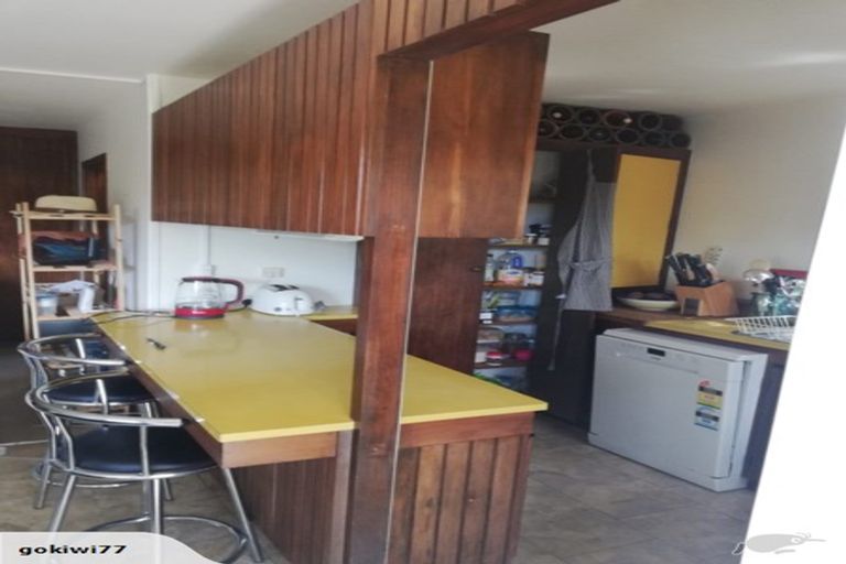 Photo of property in 11 Paturoa Road, Titirangi, Auckland, 0604