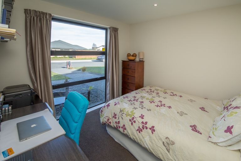 Photo of property in 12 Mulberry Street, Rangiora, 7400