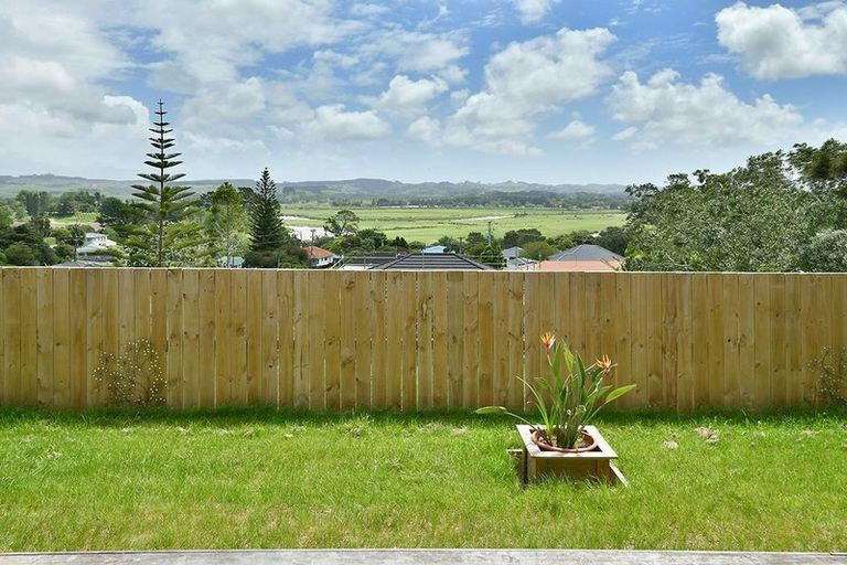 Photo of property in 35 St James Avenue, Helensville, 0800