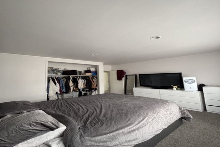 Photo of property in 1/10 Agincourt Street, Glenfield, Auckland, 0629