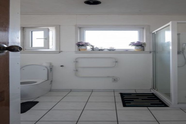 Photo of property in 37 Curletts Road, Sockburn, Christchurch, 8042