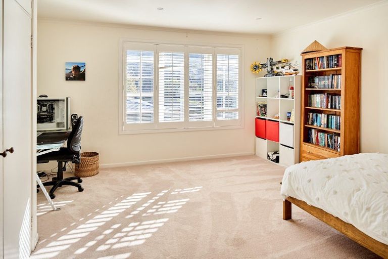 Photo of property in 25 Cheviot Road, Lowry Bay, Lower Hutt, 5013