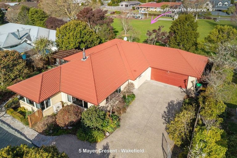 Photo of property in 5 Mayer Crescent, Wakefield, 7025