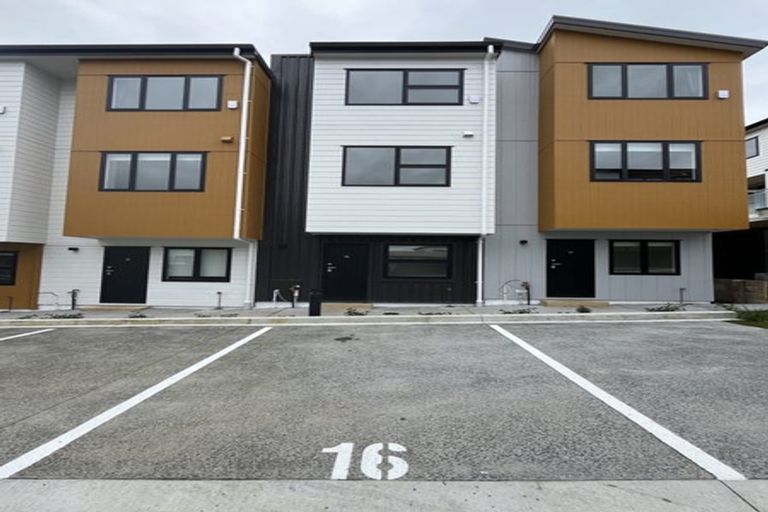Photo of property in 16/28 Lavelle Road, Henderson, Auckland, 0612
