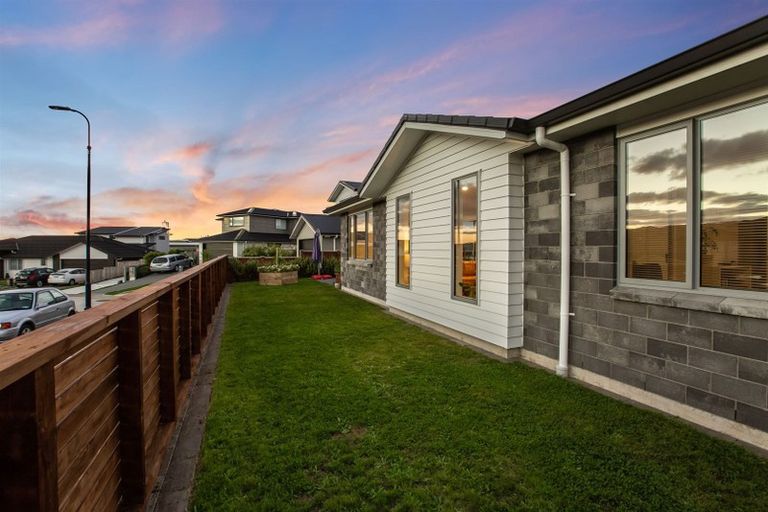 Photo of property in 89 John Burke Drive, Aotea, Porirua, 5024
