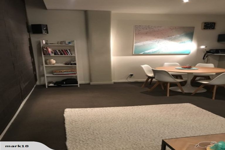 Photo of property in Stadium Garden Flats, 212/107 Thorndon Quay, Pipitea, Wellington, 6011