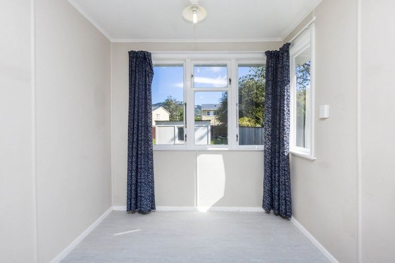 Photo of property in 22 Maher Street, Elderslea, Upper Hutt, 5018