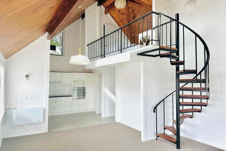 Photo of property in 1/14 Garadice Road, Rothesay Bay, Auckland, 0630
