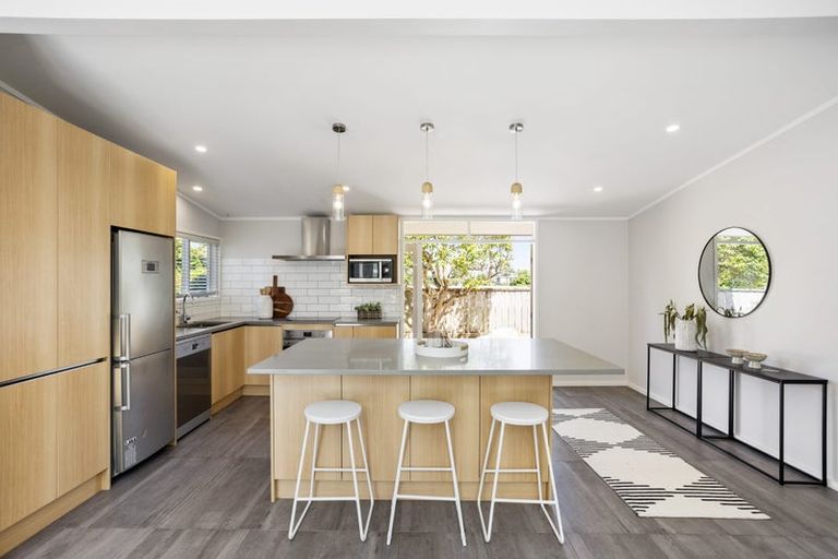 Photo of property in 4 Gladys Avenue, Glenfield, Auckland, 0629