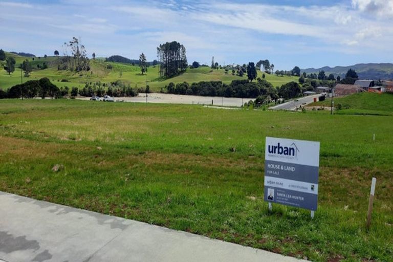 Photo of property in 77 Omahina Street, Raglan, 3225