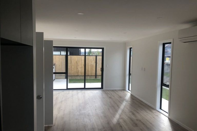 Photo of property in 2 Raeble Walkington Lane, Wallaceville, Upper Hutt, 5018