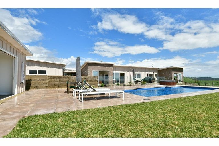 Photo of property in 3354 Kaipara Coast Highway, Glorit, Warkworth, 0984