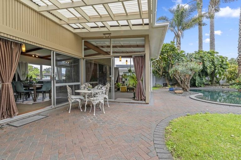 Photo of property in 2 Bushlands Place, Opaheke, Papakura, 2113