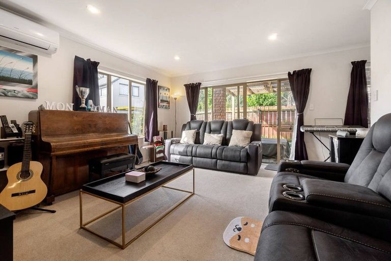 Photo of property in 27 Roy Douglas Place, Favona, Auckland, 2024