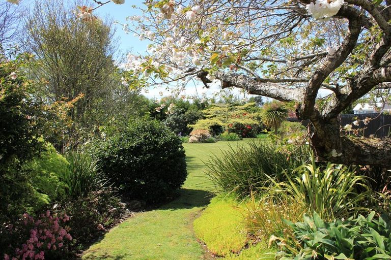 Photo of property in 1266 Egmont Road, Egmont Village, New Plymouth, 4372