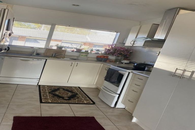 Photo of property in 15 Carlas Way, Ranui, Auckland, 0612